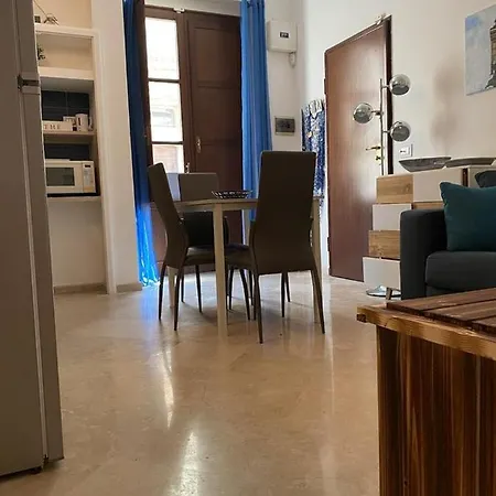 Maniace 80 Apartment